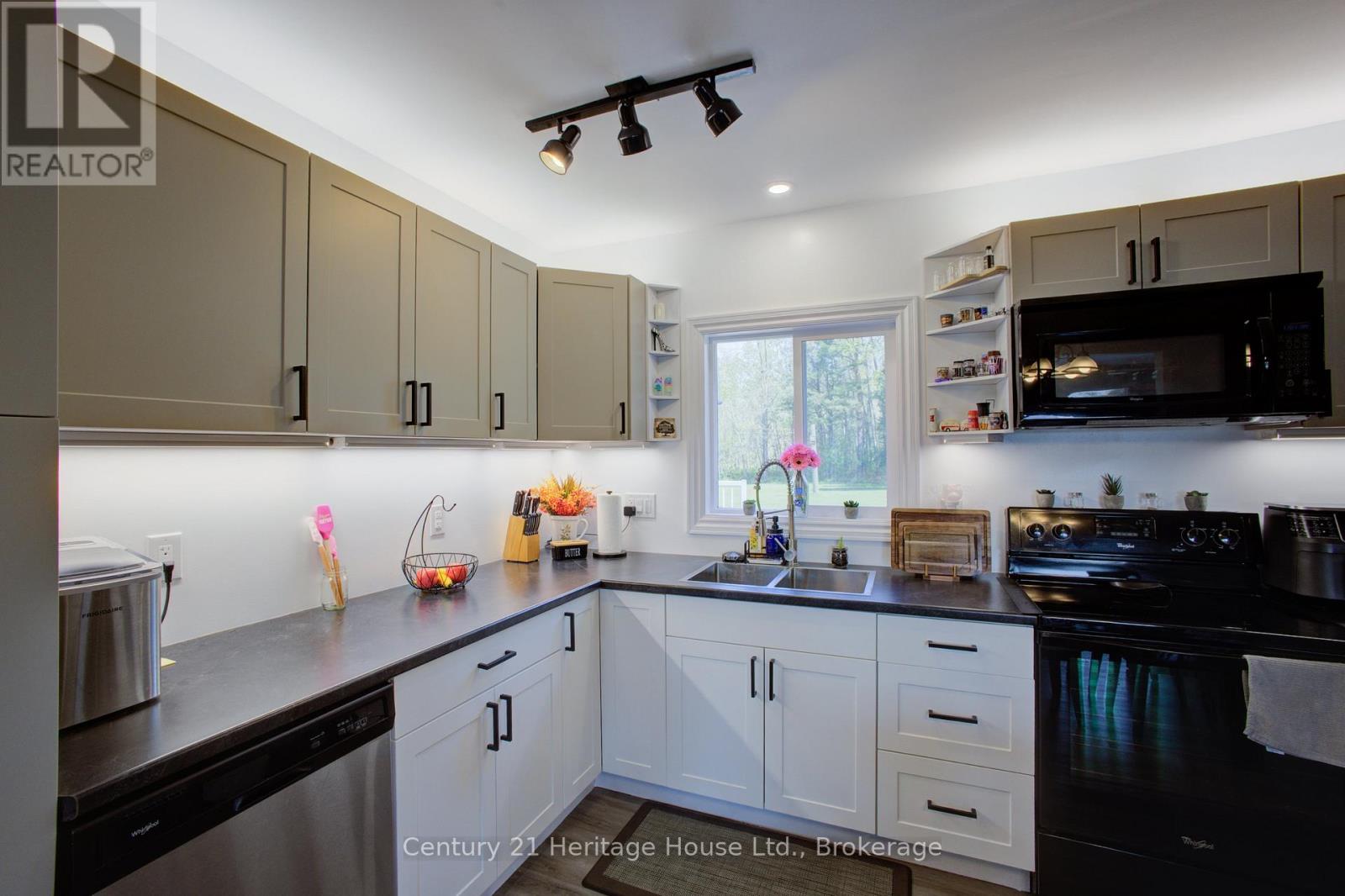 508 DURHAM ROAD W - 13