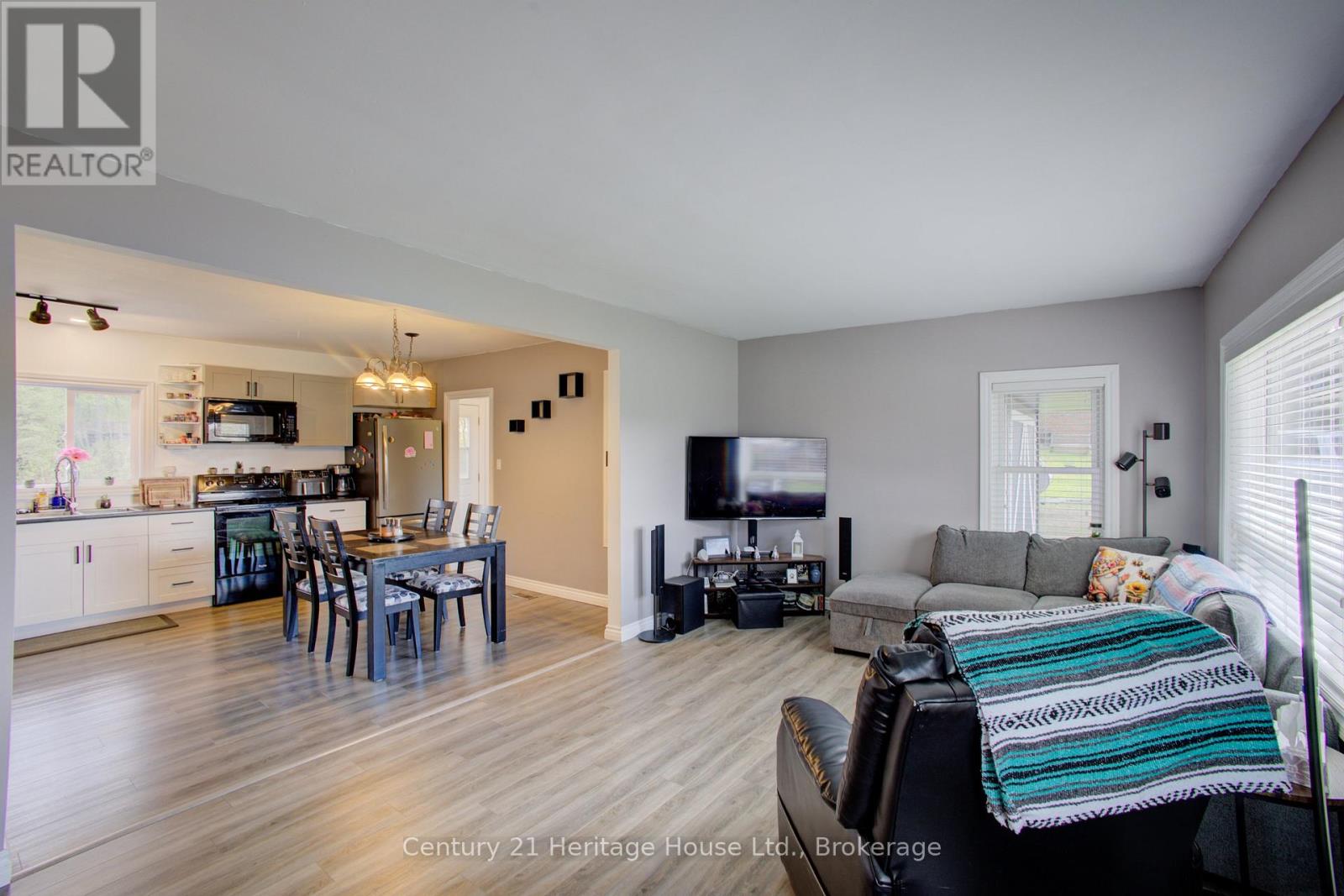 508 DURHAM ROAD W - 6