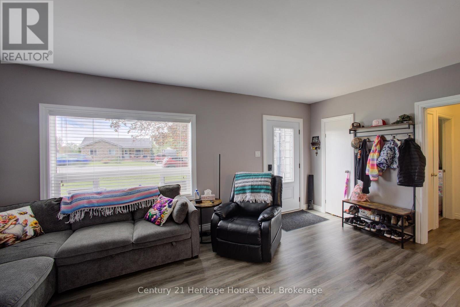 508 DURHAM ROAD W - 8