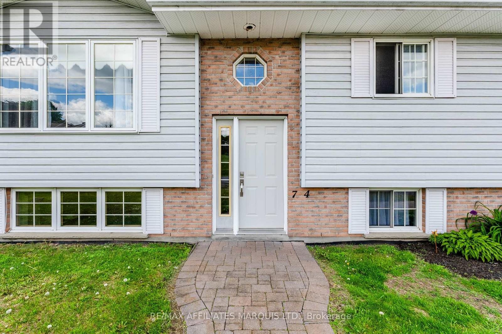 74 COLUMBIA AVENUE - 6