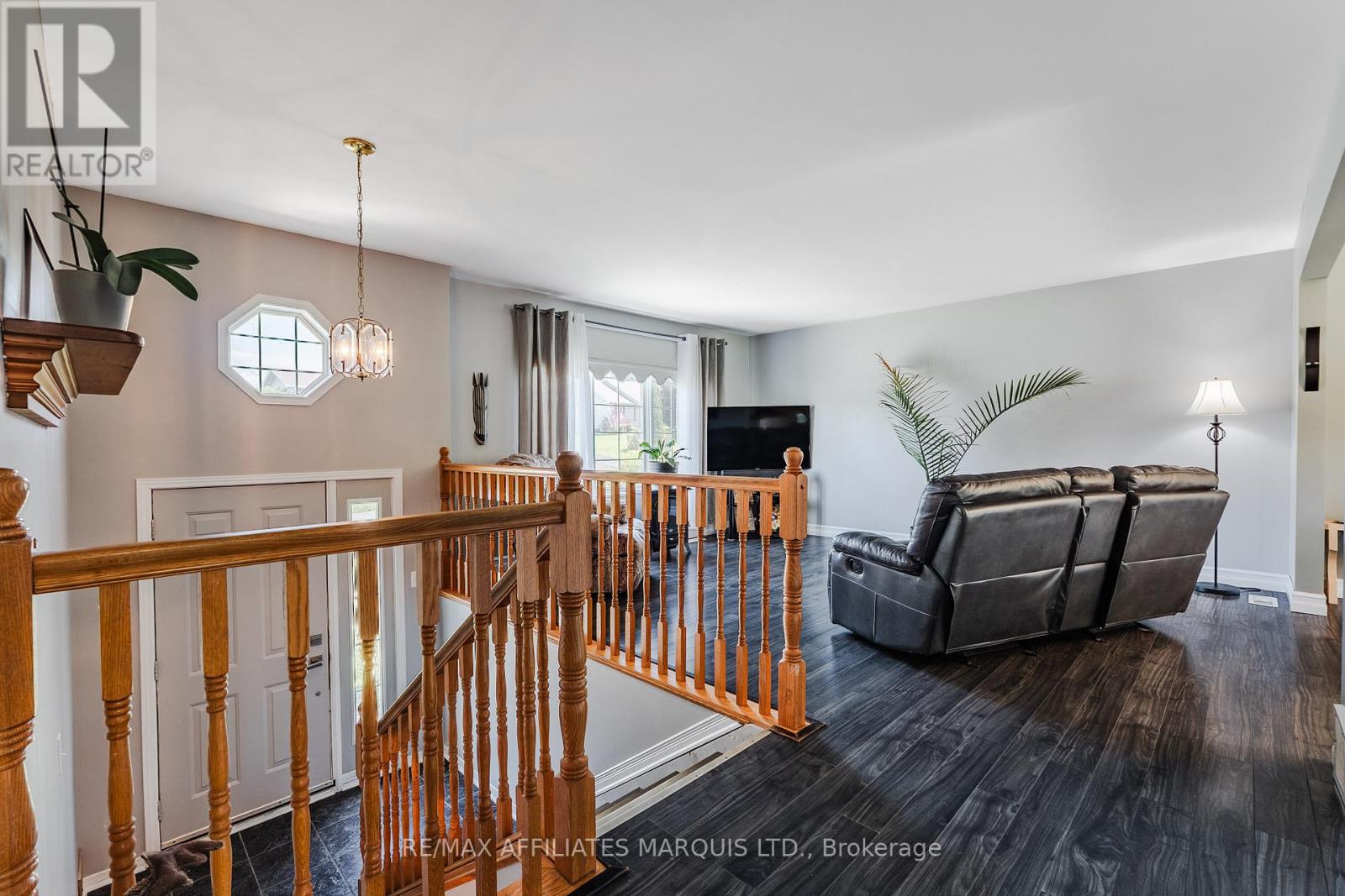 74 COLUMBIA AVENUE - 7
