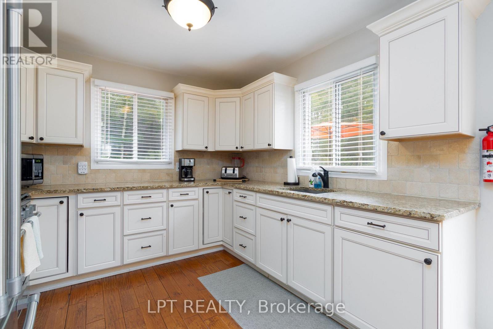 34 STAGLIR DRIVE - 15