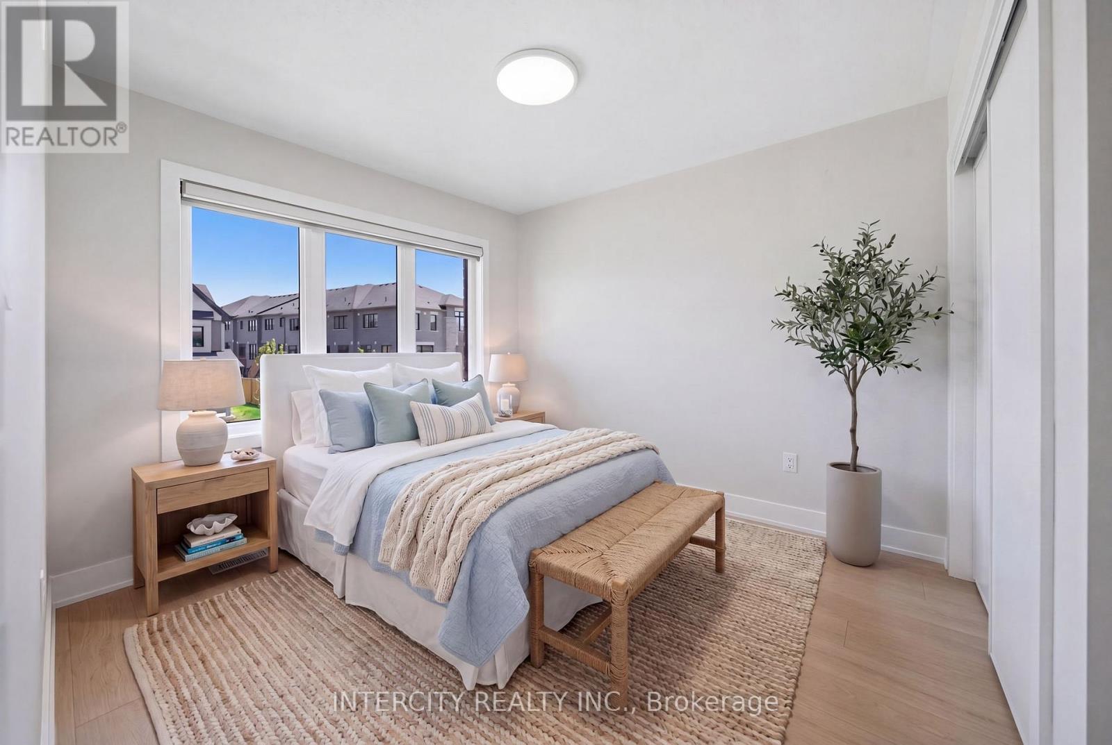 10 KINGSBURY TRAIL - 41