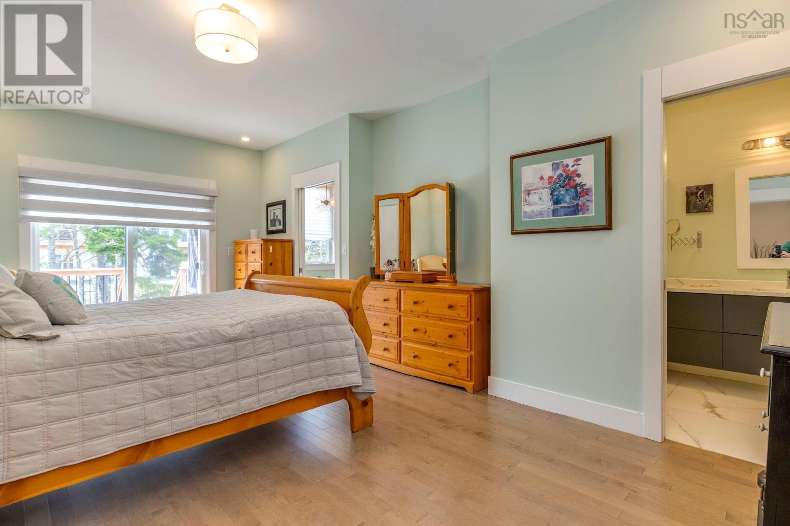 13 Helen Creighton Court - 17