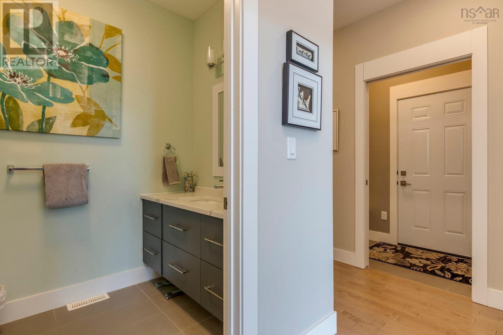 13 Helen Creighton Court - 27