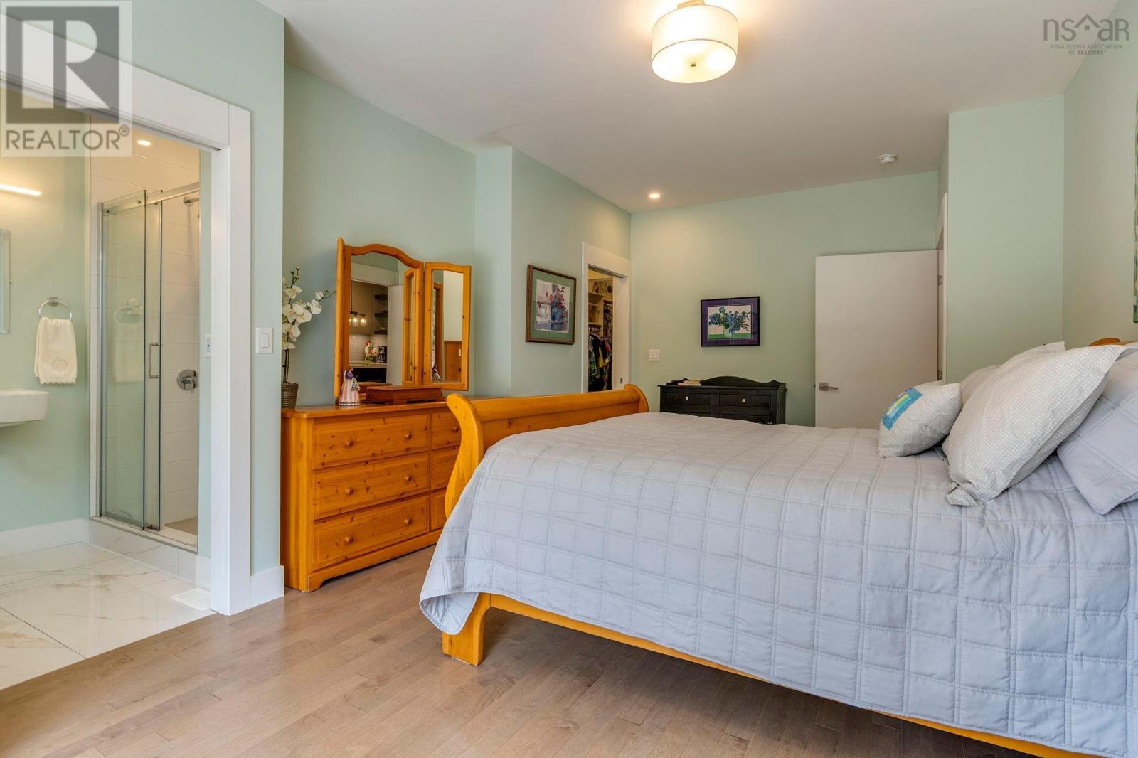 13 Helen Creighton Court - 20