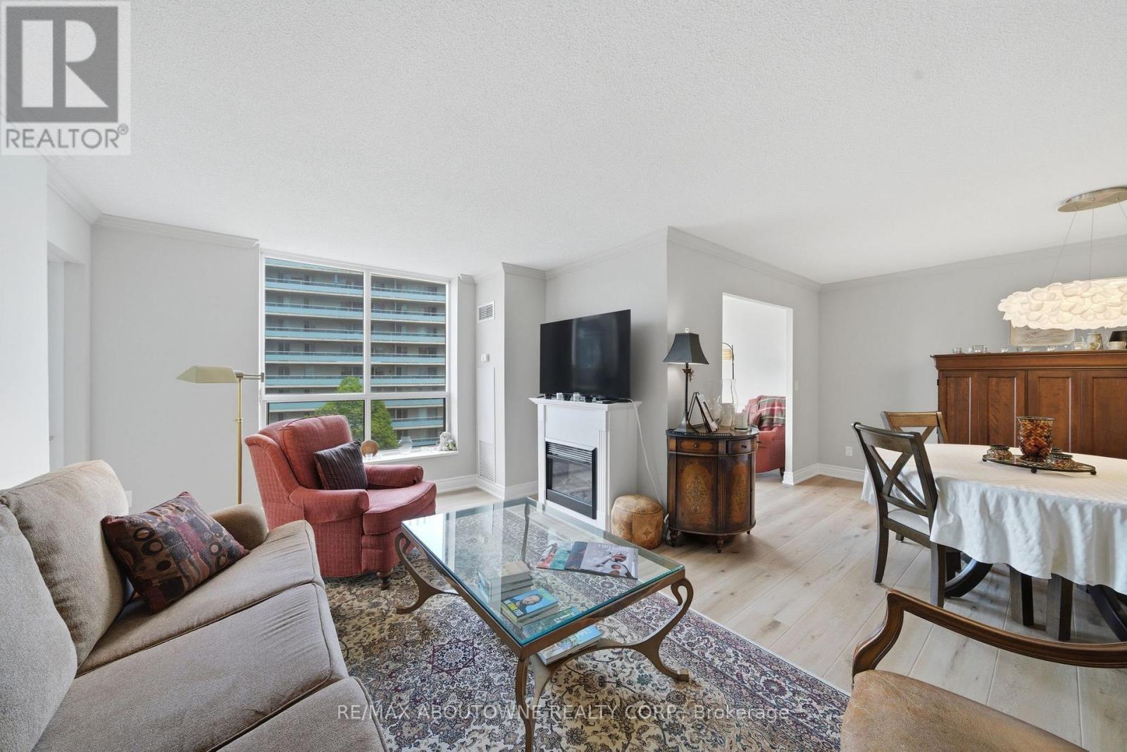 #606 442 MAPLE AVE. AVENUE - 14
