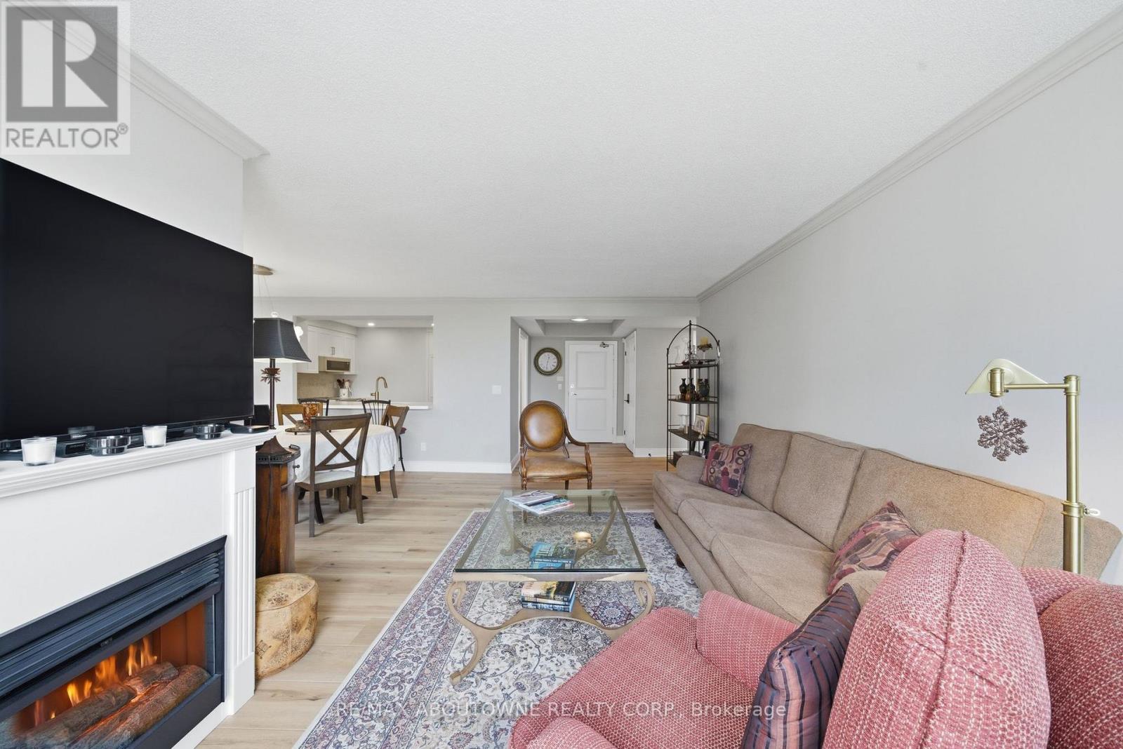 #606 442 MAPLE AVE. AVENUE - 15
