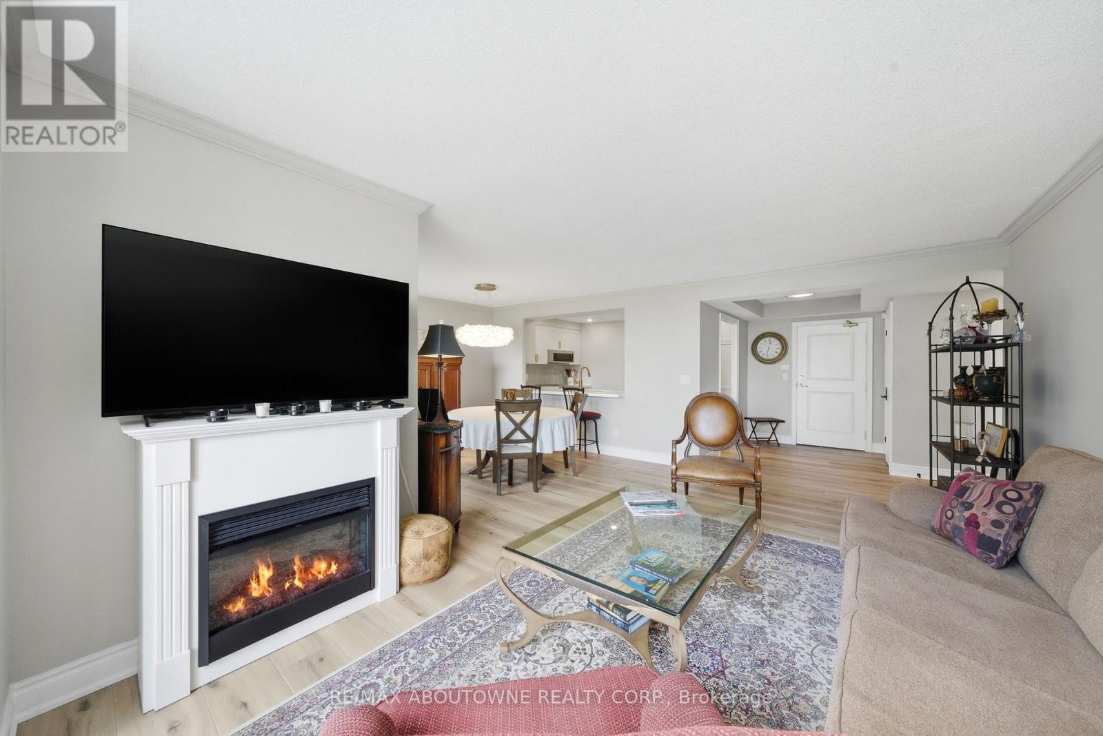 #606 442 MAPLE AVE. AVENUE - 16