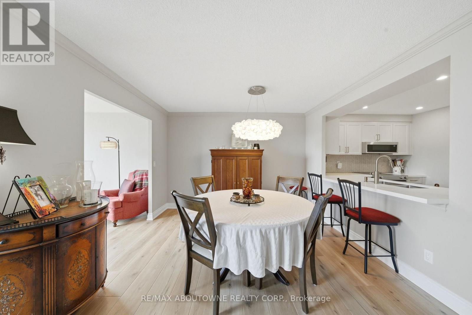 #606 442 MAPLE AVE. AVENUE - 17
