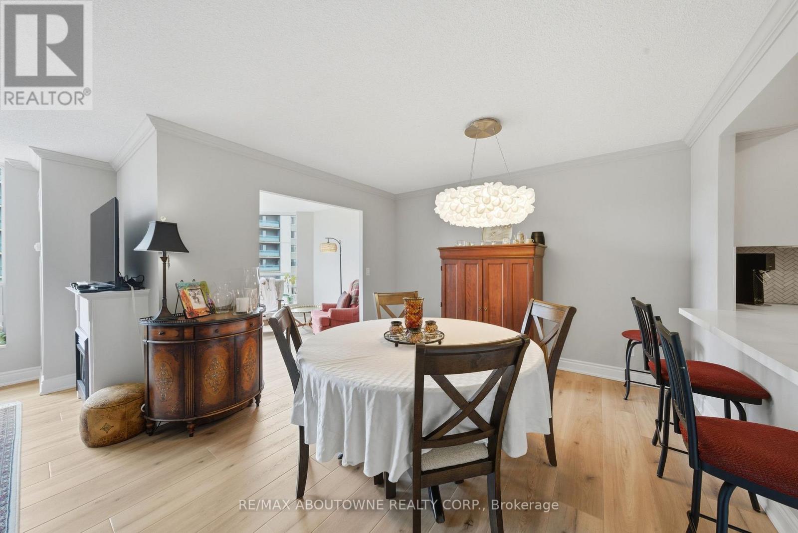 #606 442 MAPLE AVE. AVENUE - 18