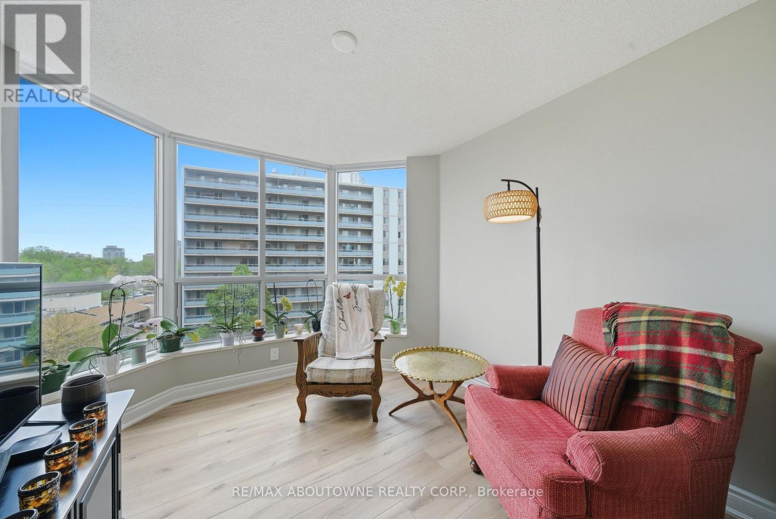 #606 442 MAPLE AVE. AVENUE - 21