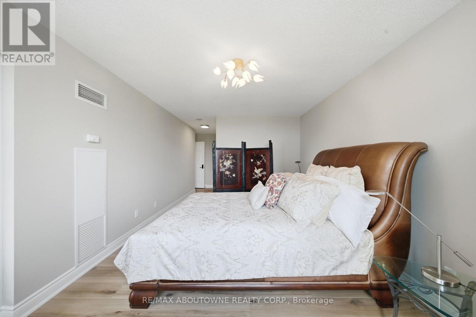 #606 442 MAPLE AVE. AVENUE - 27