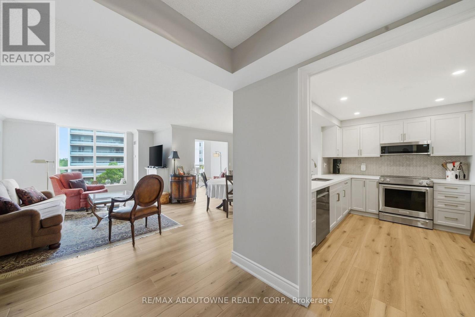 #606 442 MAPLE AVE. AVENUE - 8