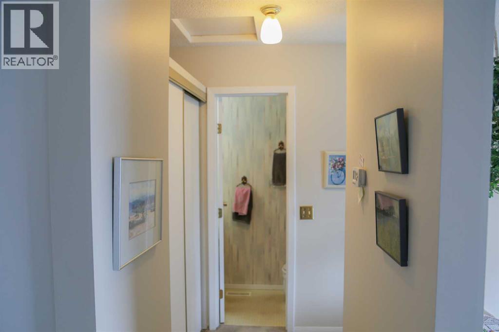 3004 25 Avenue SW - 11