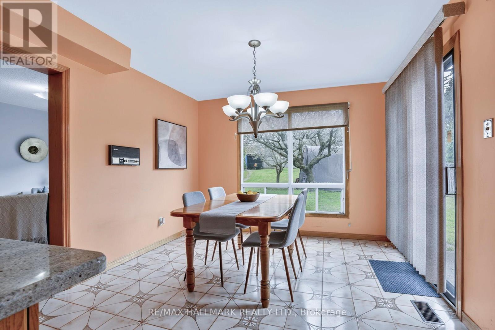 11 GREENVALE TERRACE - 11