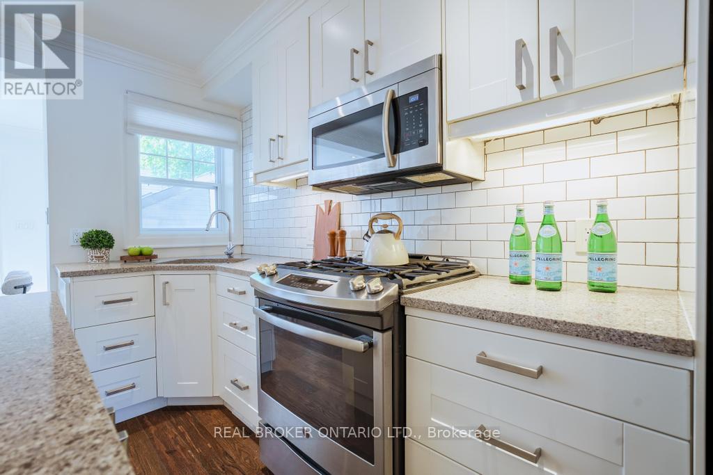 5 HEYWORTH CRESCENT S - 12
