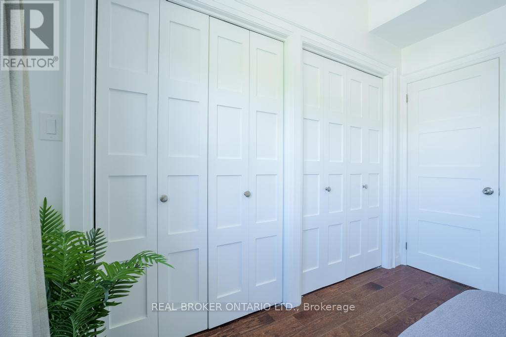 5 HEYWORTH CRESCENT S - 24