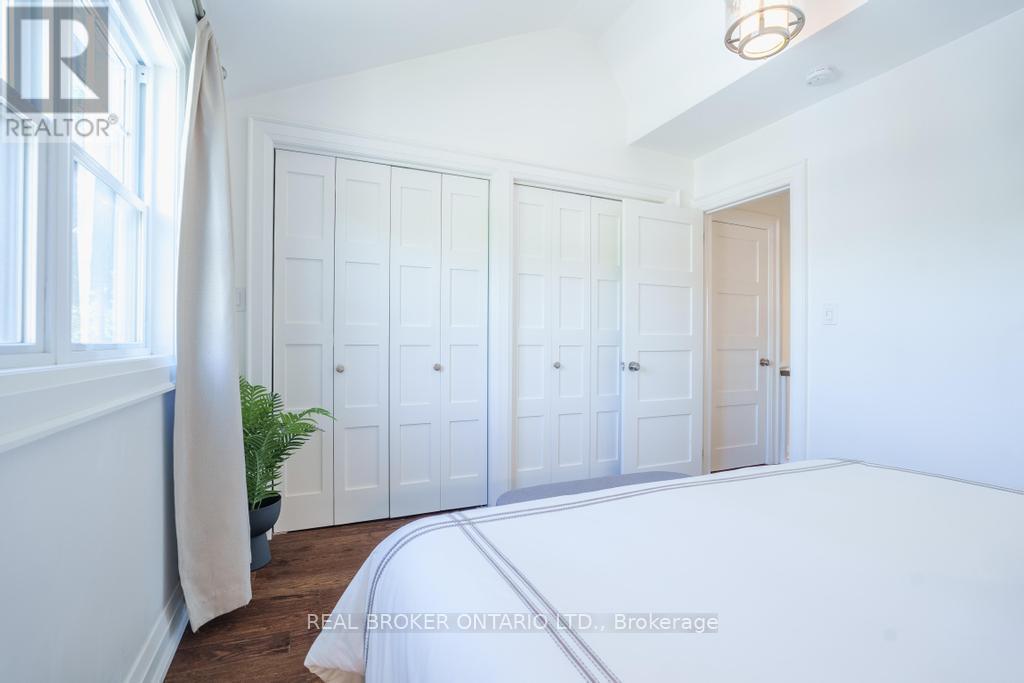 5 HEYWORTH CRESCENT S - 23