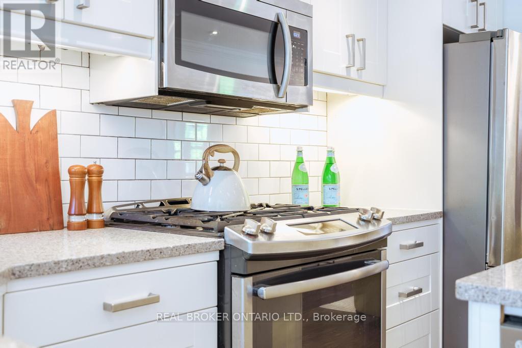 5 HEYWORTH CRESCENT S - 11