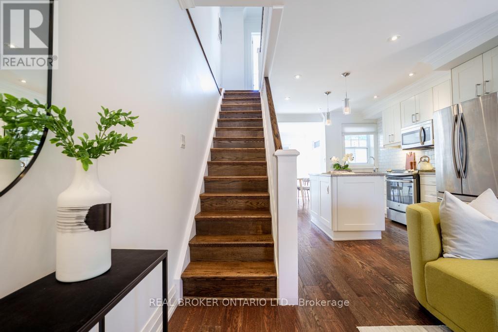 5 HEYWORTH CRESCENT S - 19