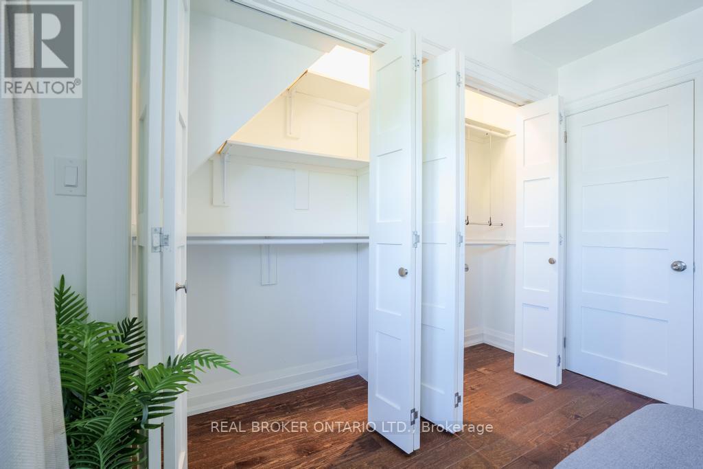 5 HEYWORTH CRESCENT S - 25