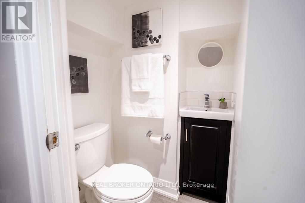 5 HEYWORTH CRESCENT S - 37