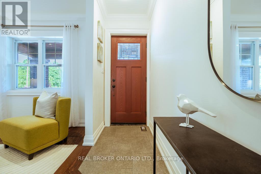 5 HEYWORTH CRESCENT S - 7