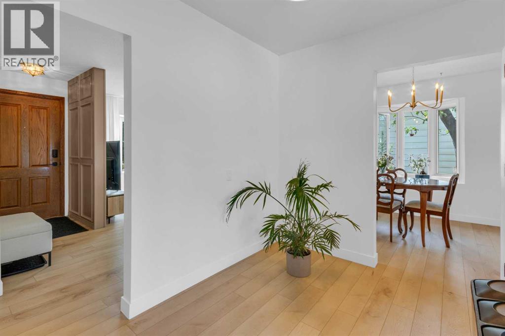 77 Hogarth Crescent SW - 12