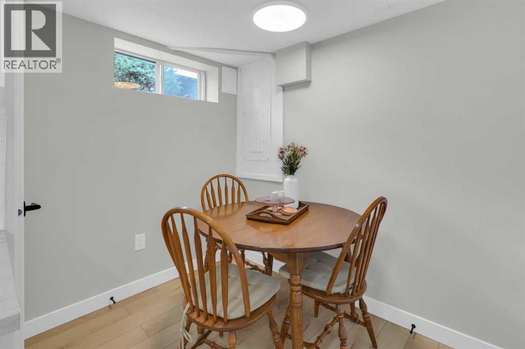 77 Hogarth Crescent SW - 27