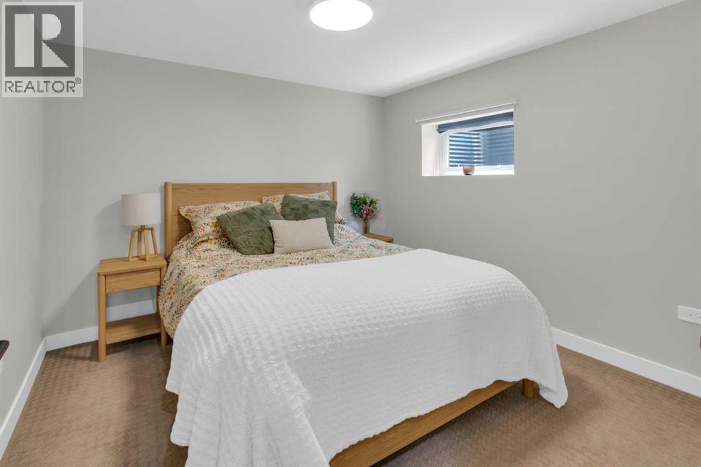 77 Hogarth Crescent SW - 28