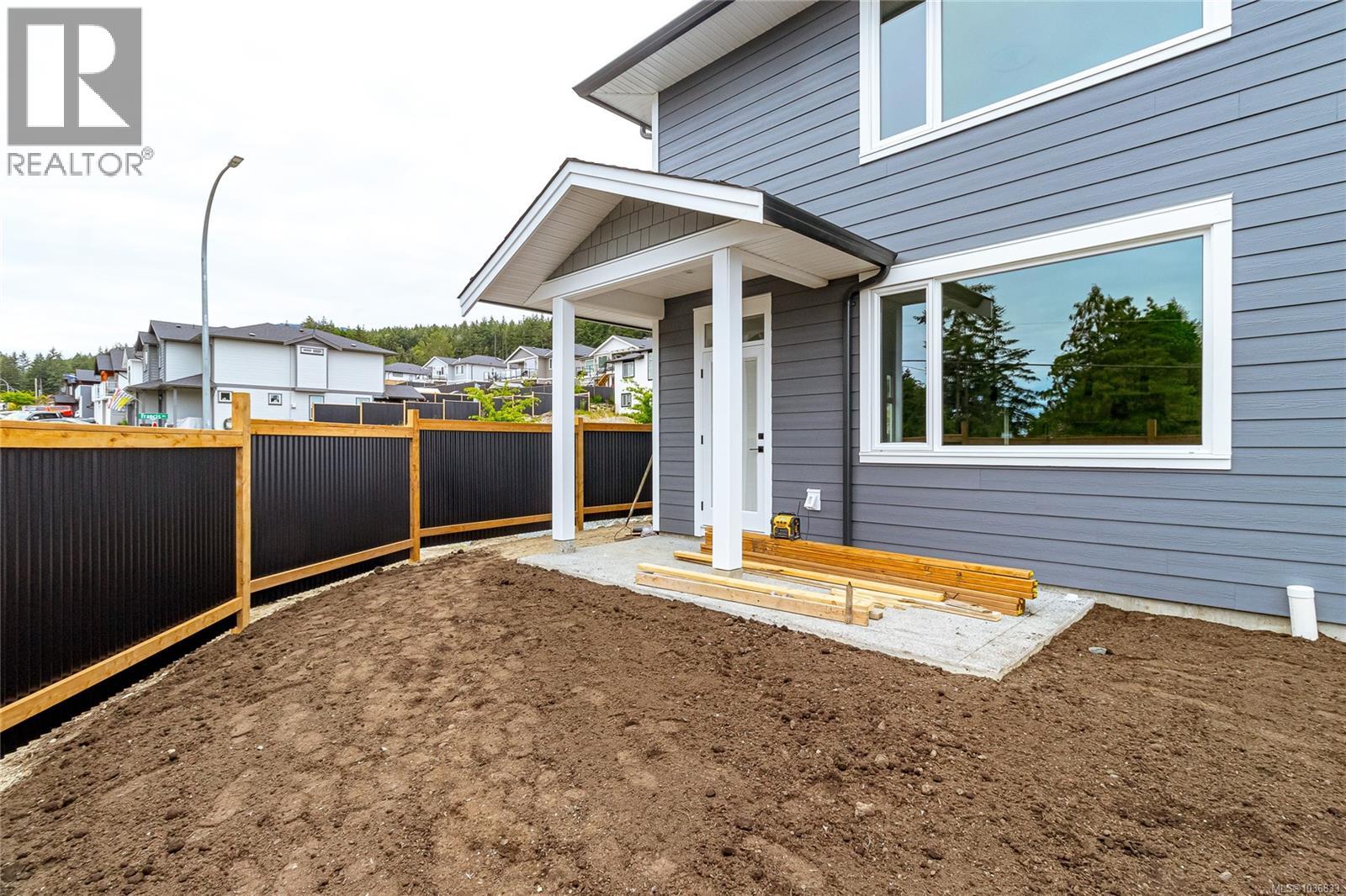 780 Russell Rd - 43