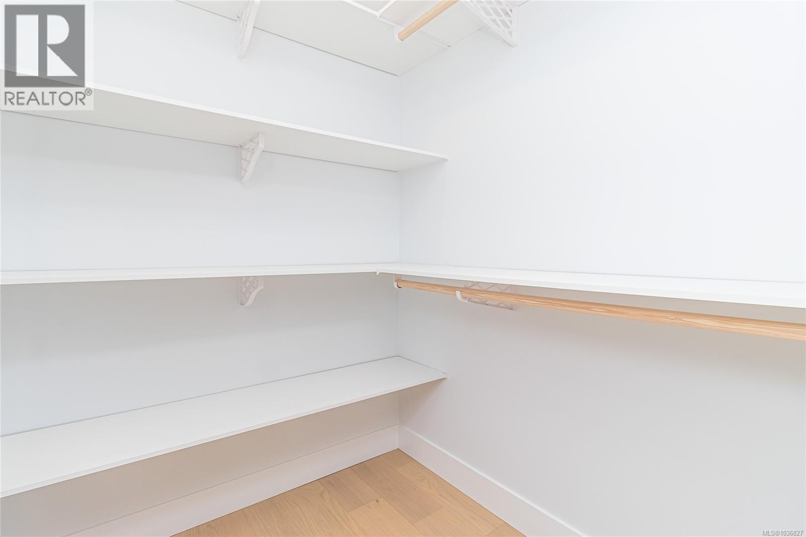 784 Russell Rd - 22