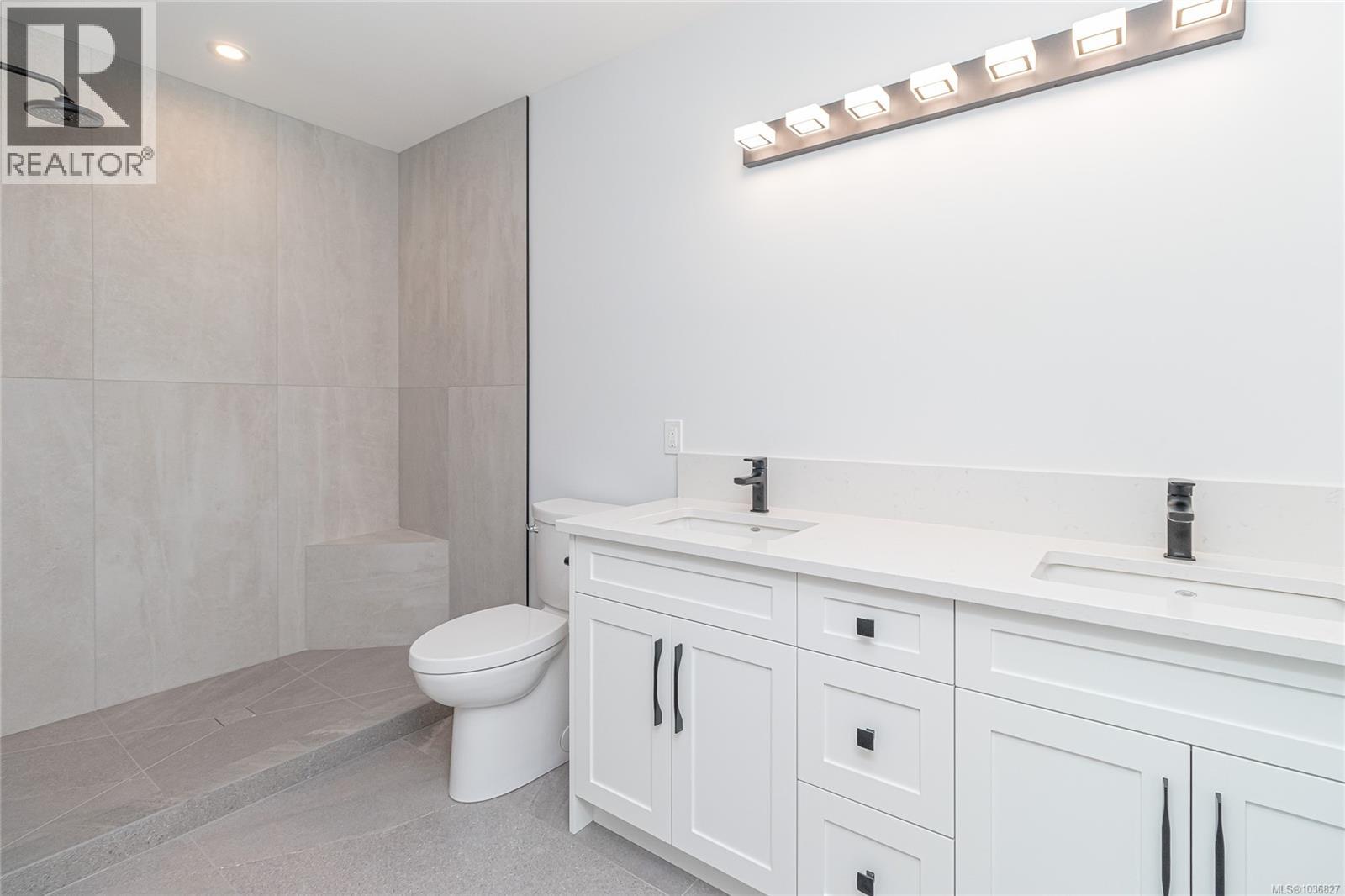784 Russell Rd - 23