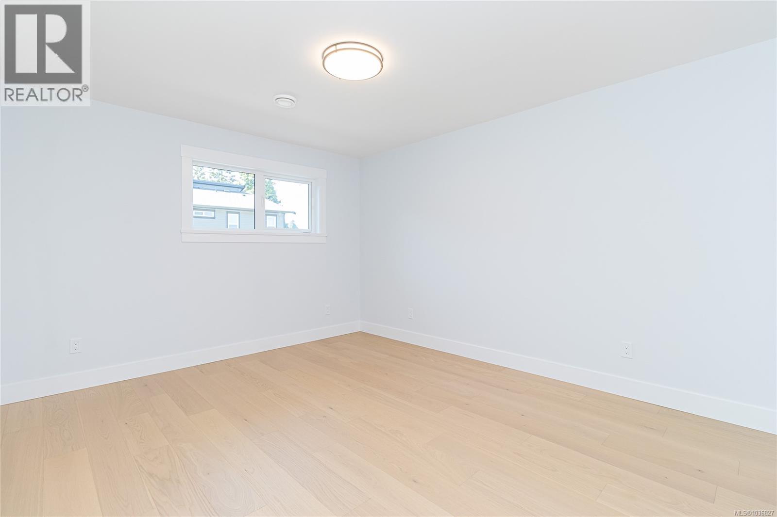 784 Russell Rd - 25