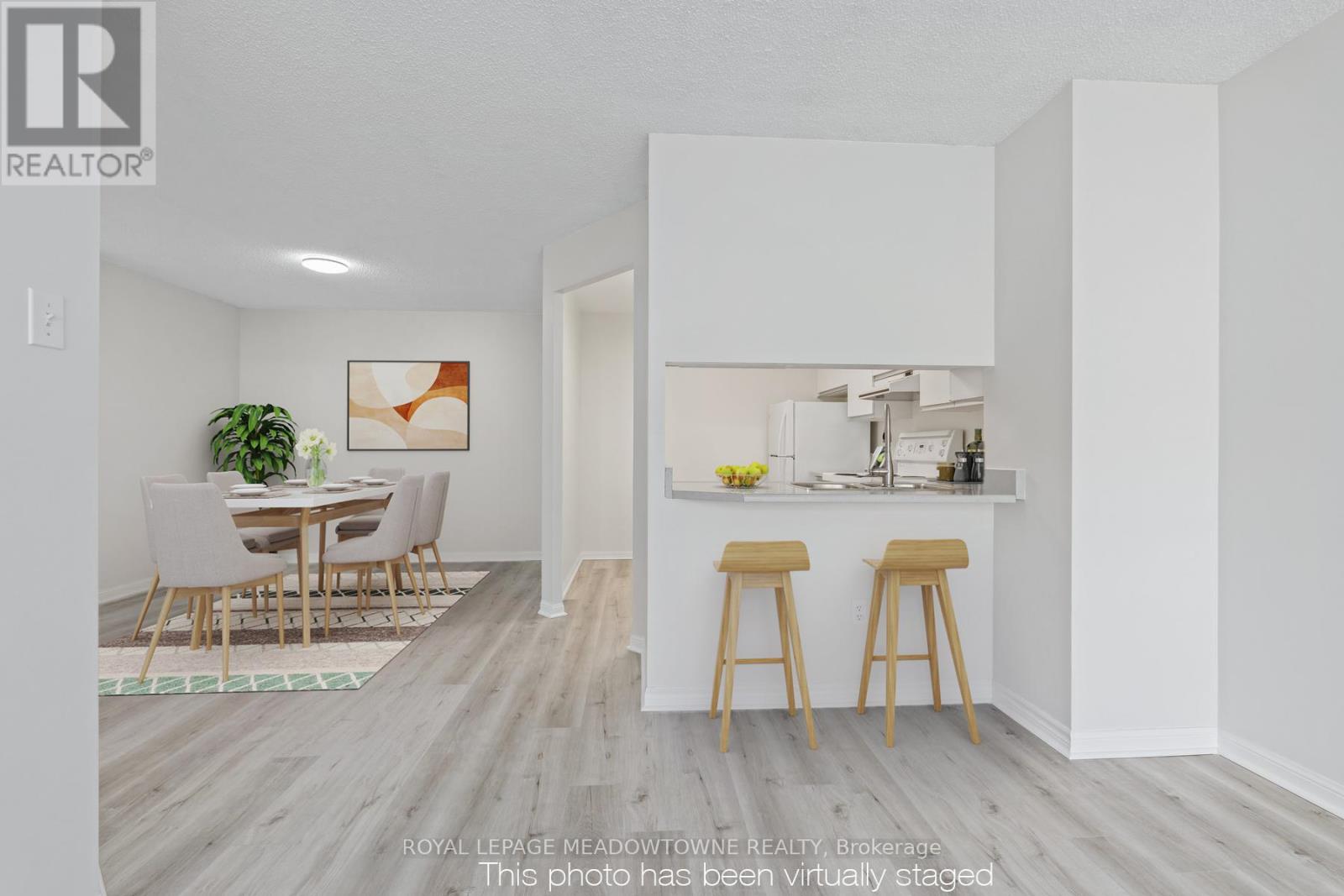 #104 10 LAURELCREST STREET - 7