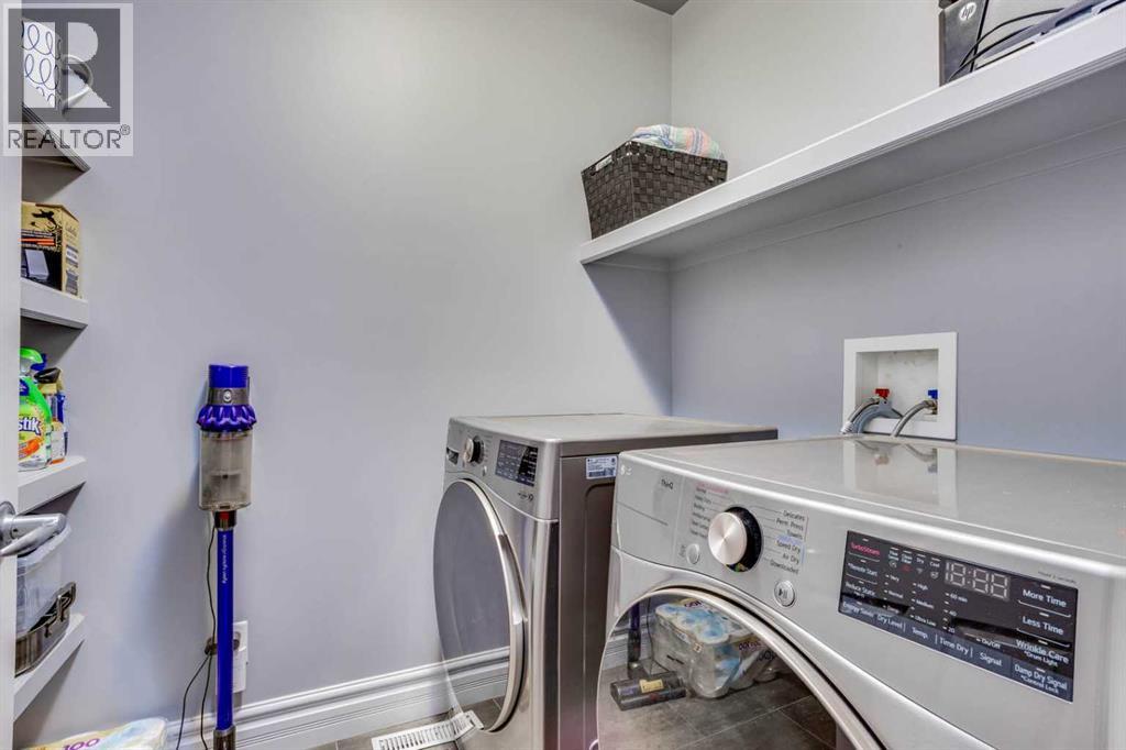 377 Walnut Crescent - 15
