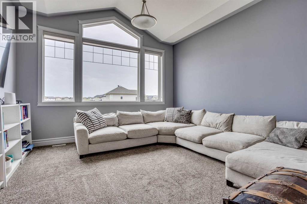 377 Walnut Crescent - 21