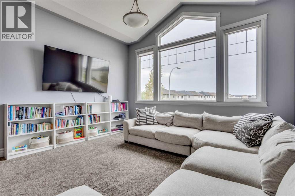 377 Walnut Crescent - 22