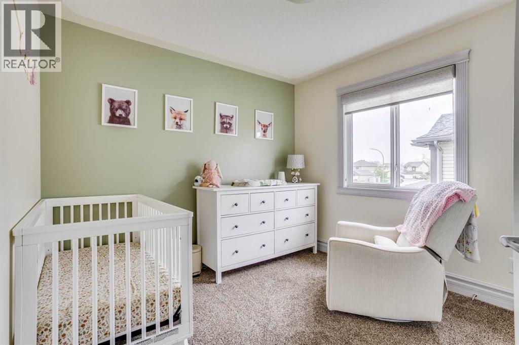 377 Walnut Crescent - 24
