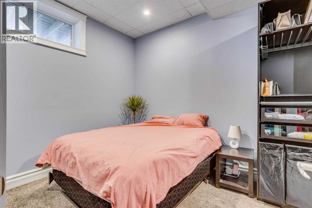 377 Walnut Crescent - 28