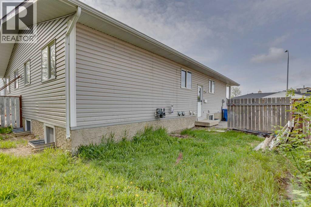 108 Caldwell Crescent - Image 3