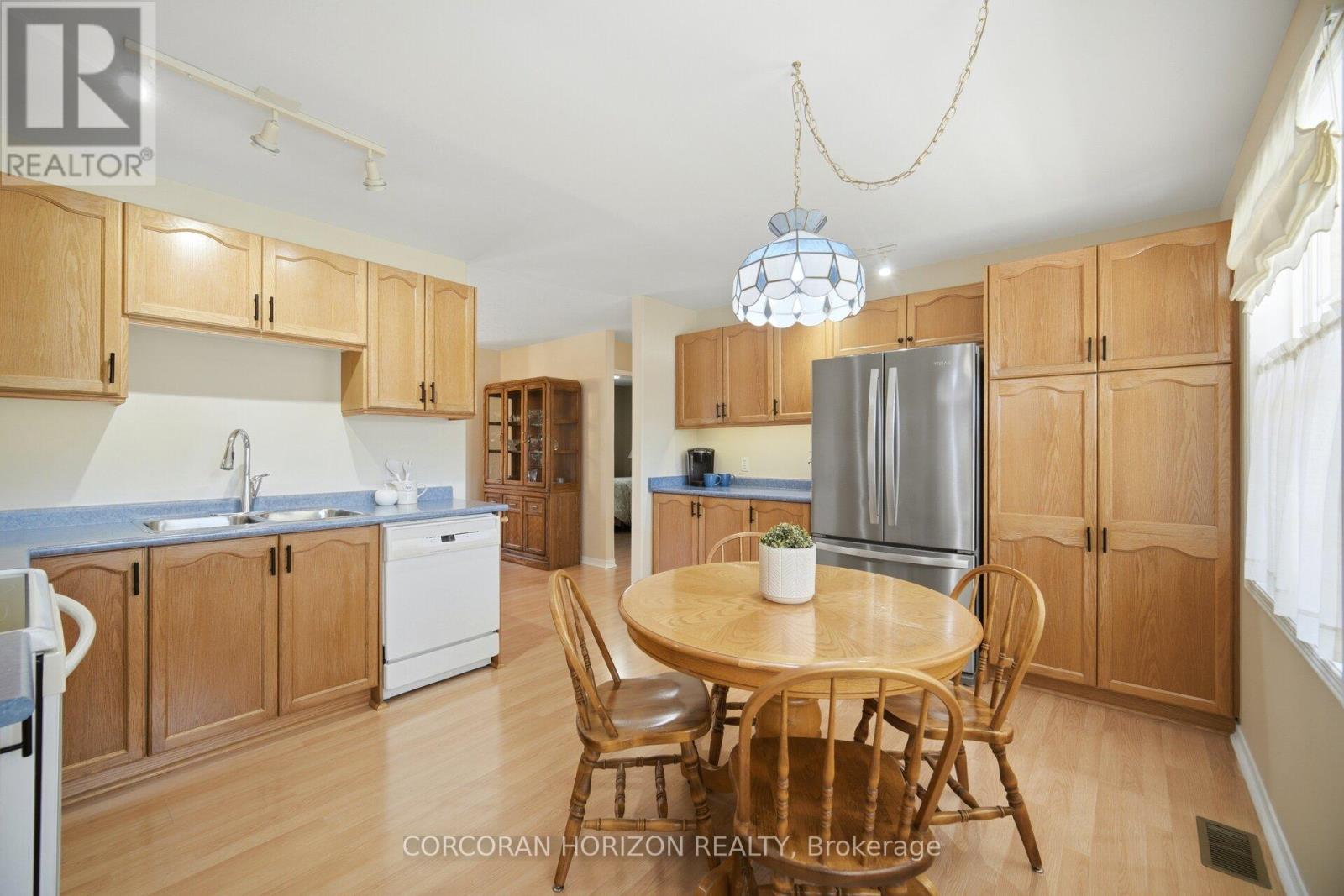 71 GRAYVIEW DRIVE - 9
