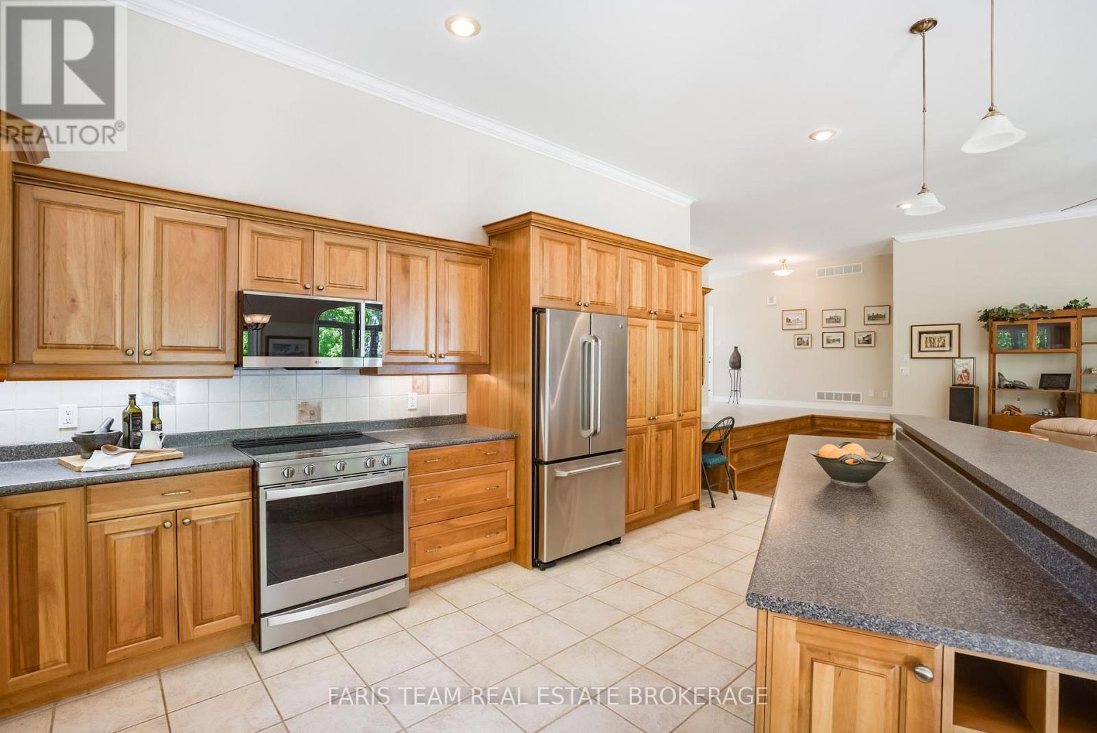 84 THOMPSON LANE - 11