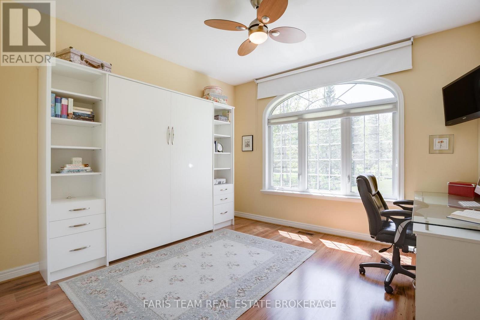 84 THOMPSON LANE - 25