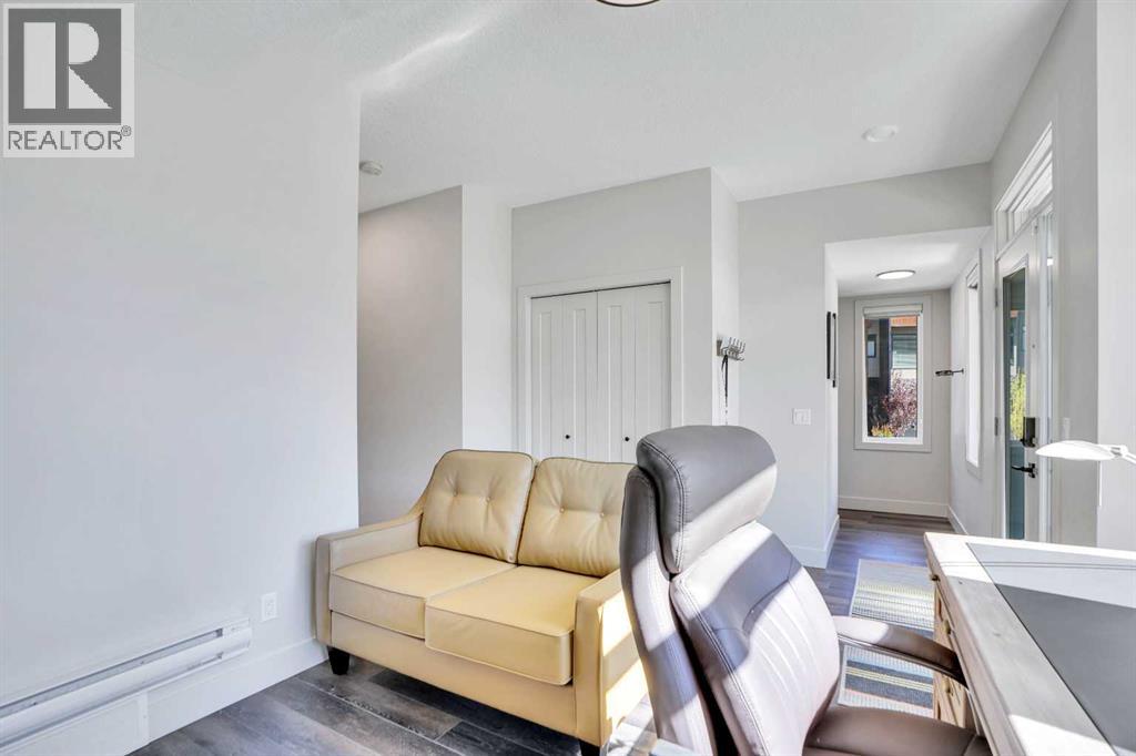 19 Royal Elm Green NW - 10
