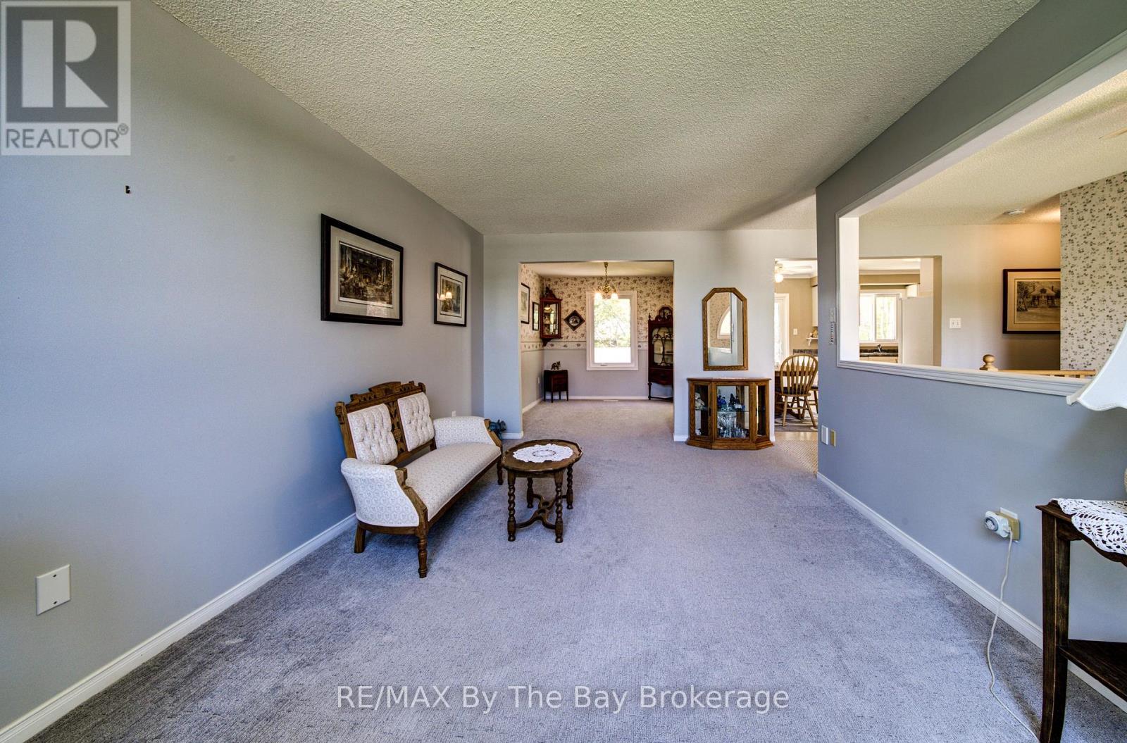 12 SILVER BIRCH AVENUE - 5