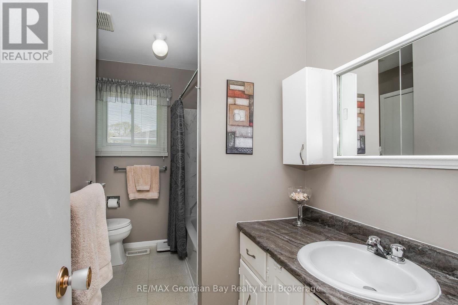 1010 GLEN EAGLES CRESCENT - 11