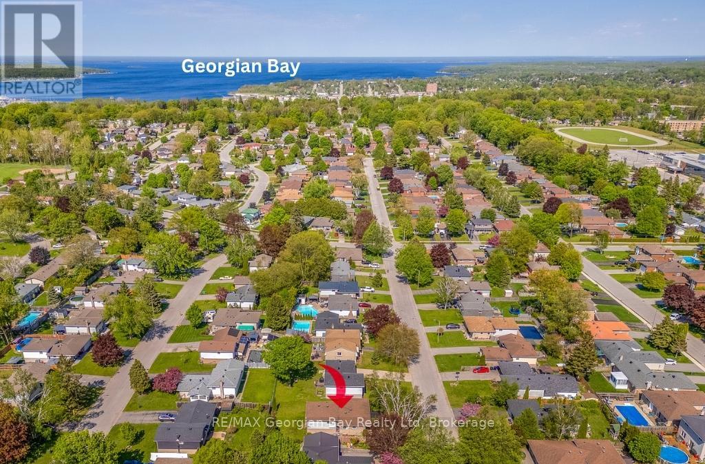 1010 GLEN EAGLES CRESCENT - 2