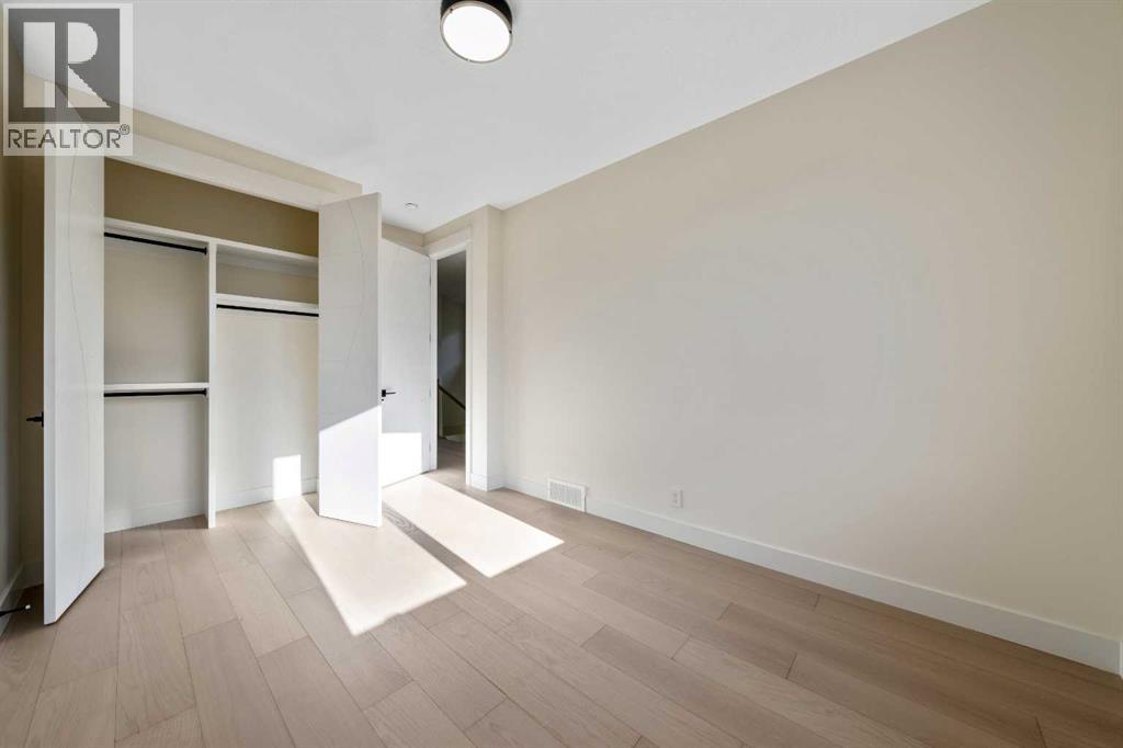 1419 42 Street SW - 25